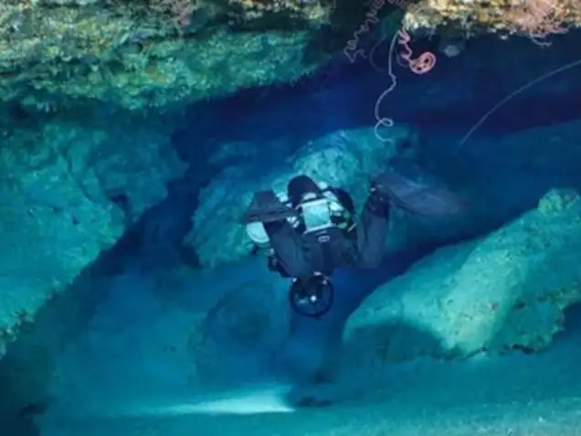 cueva de Maldivas - 2