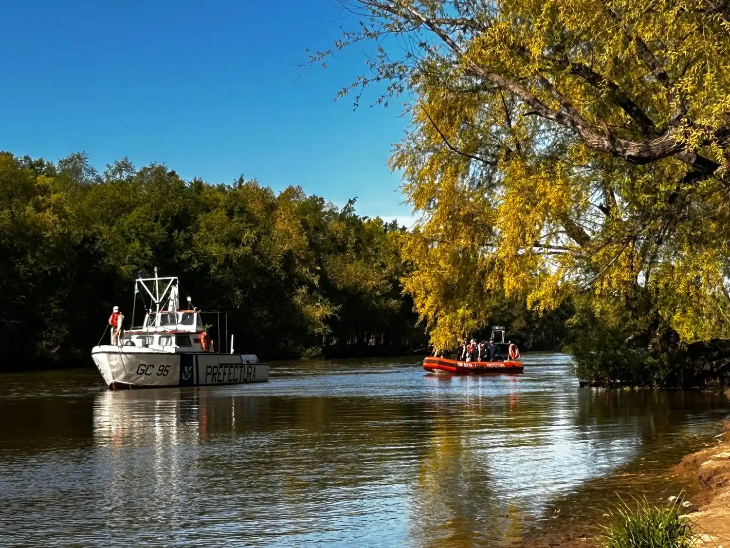 La zona donde los buzos hallaron un cuerpo coincide con la señalada por los amigos de Lisandro Romero.