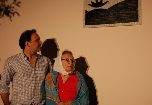 En un emotivo acto homenaje a Oscar Dezorzi, colocaron una placa en su nombre