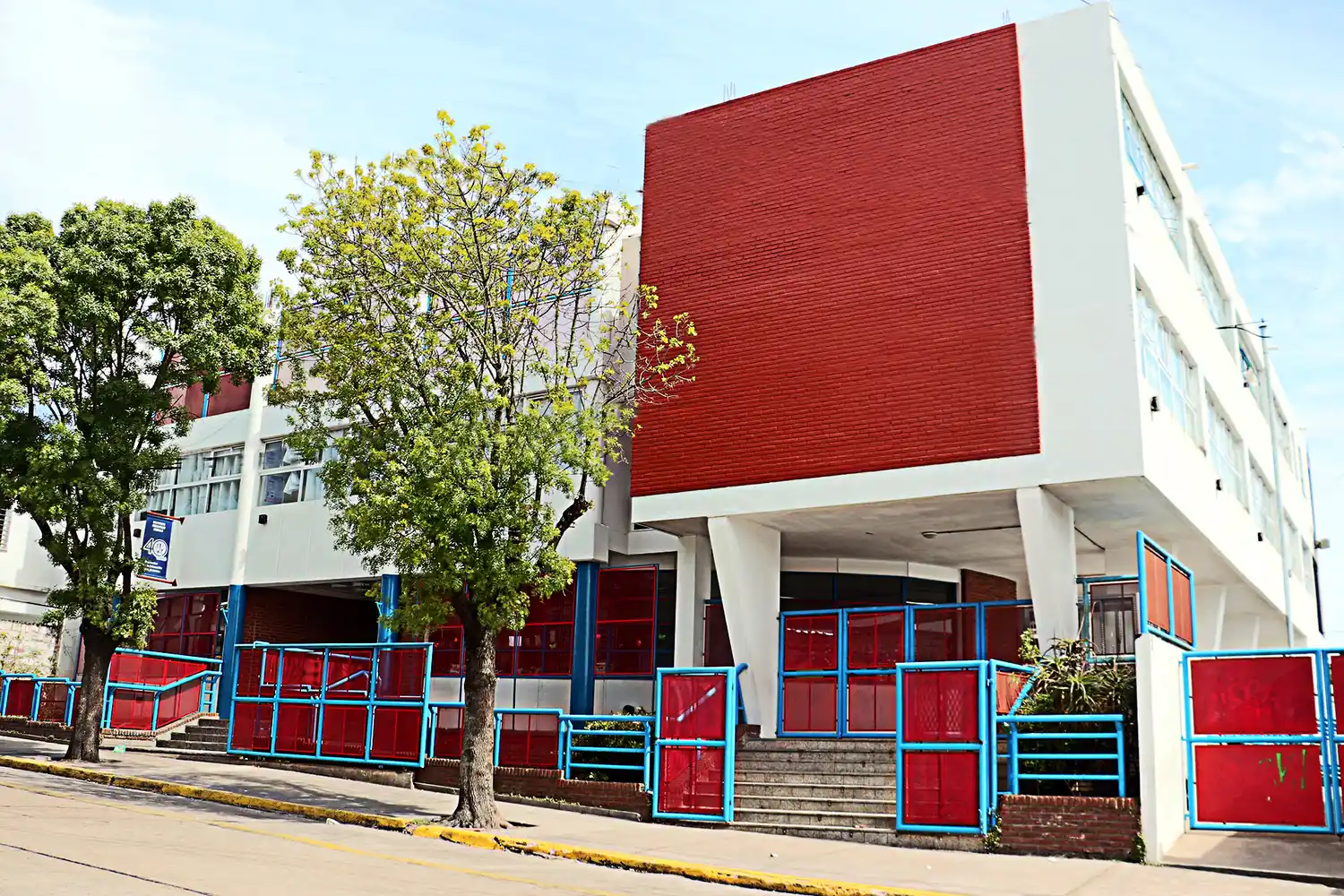 Escándalo en el Modelo: desvincularon al kiosquero que atendía a menores semidesnudo