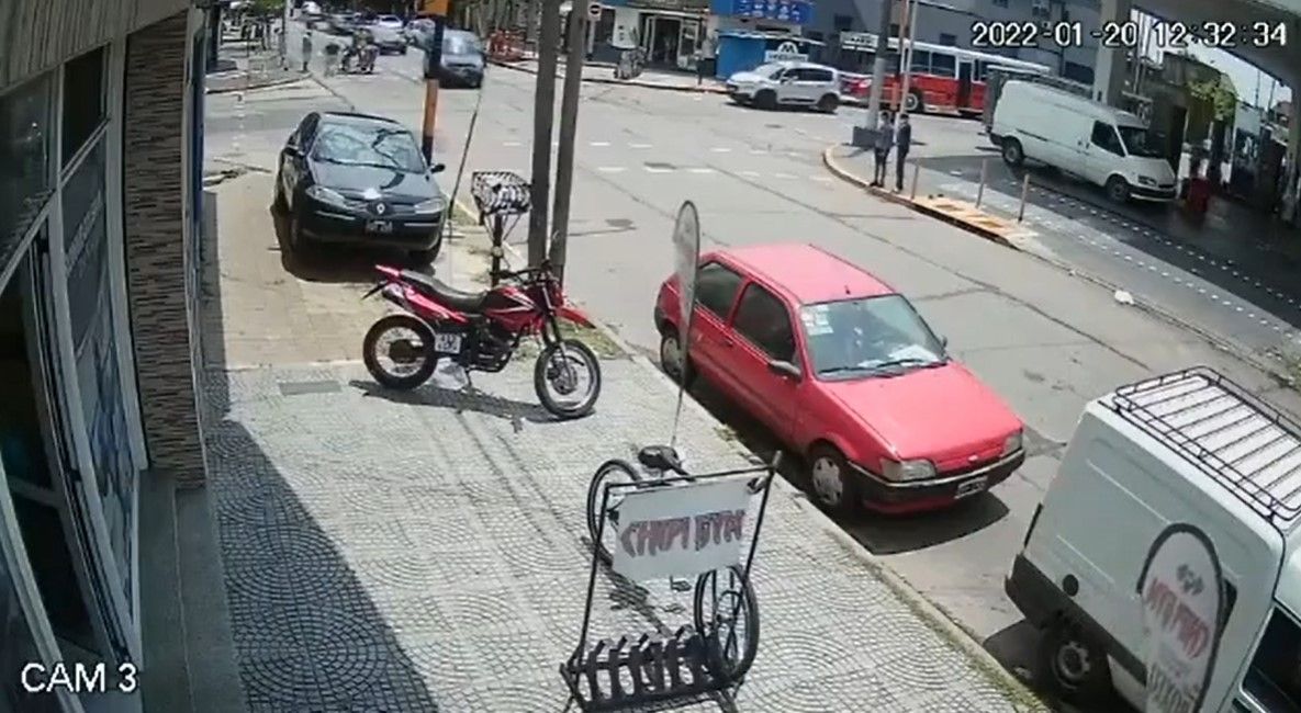 Una enfermera falleció tras ser atropellada y arrastrada por una moto en Wilde