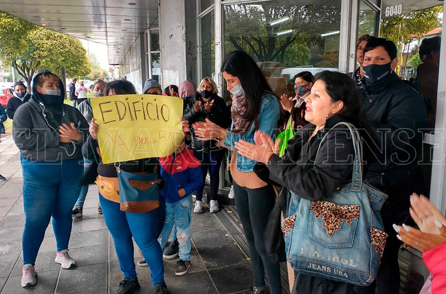 Reclamo Escuela 515: "Si no nos pueden dar una solución, que se vayan"