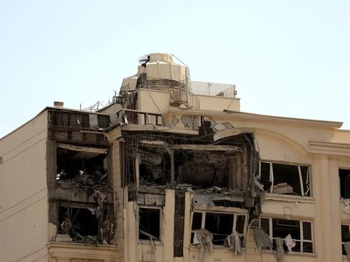 Fallecieron 60 personas en un ataque a un edificio residencial según informó Irán