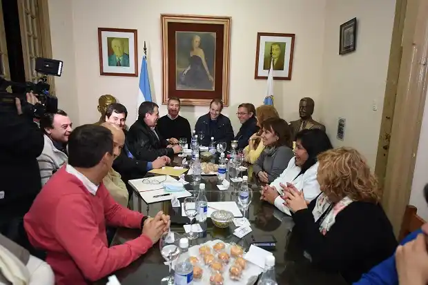 Asumió Bordet en el PJ y pidió internas para los candidatos