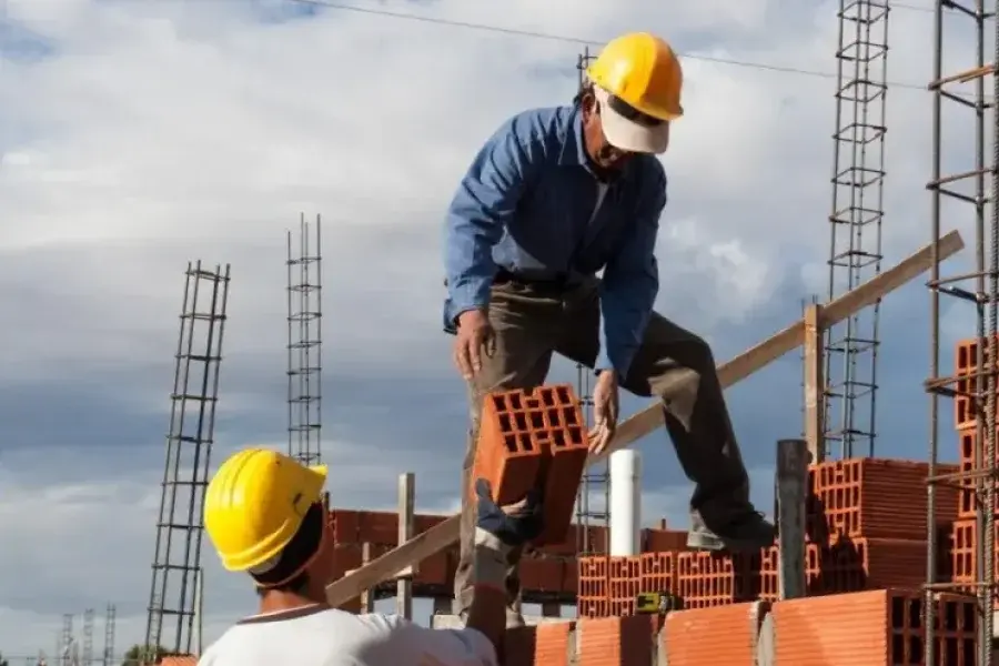 La venta de insumos para la construcción cayó en septiembre
