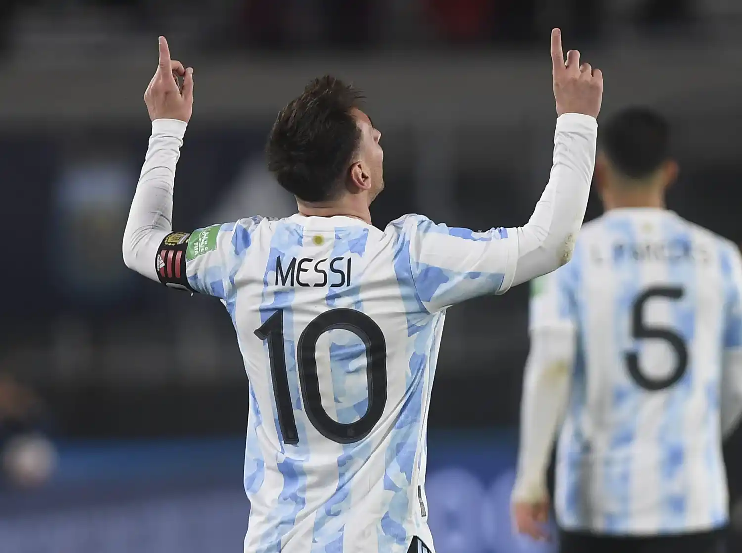 El 10 sobresalió en una sólida actuación colectiva