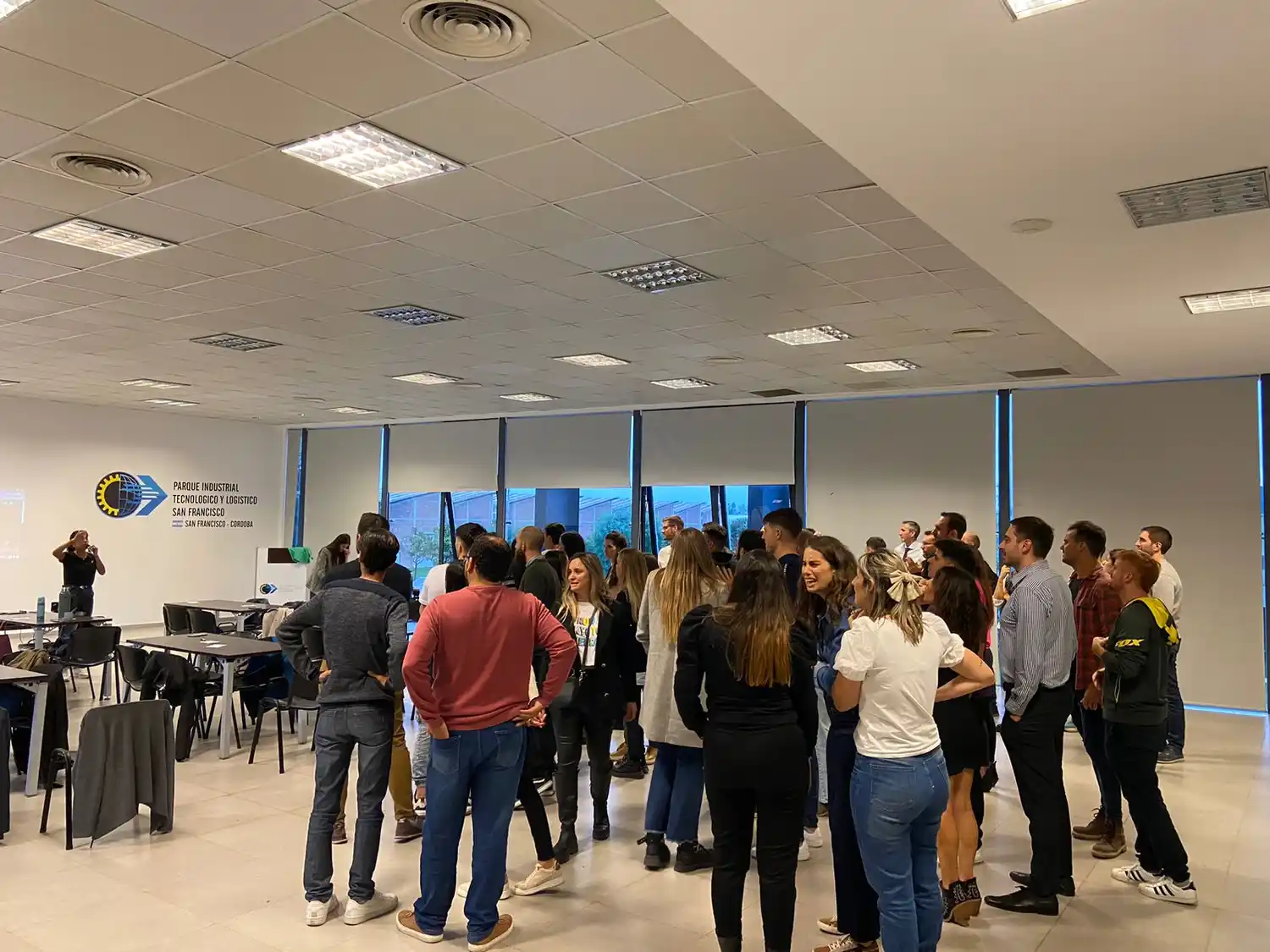 Networking en evento de UNAJE San Francisco