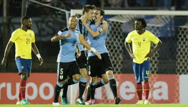 Uruguay se afirma en el segundo puesto y ya sueña con Rusia 2018