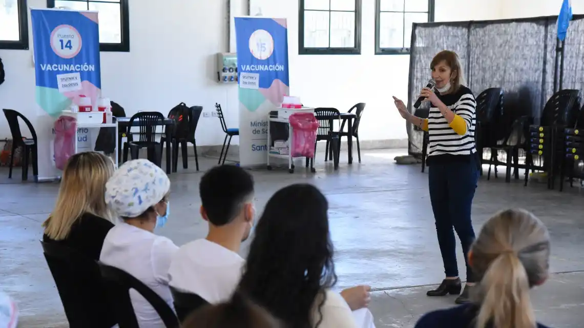 Capacitan en Santa Fe para la inmunización con vacunas del laboratorio Pfizer