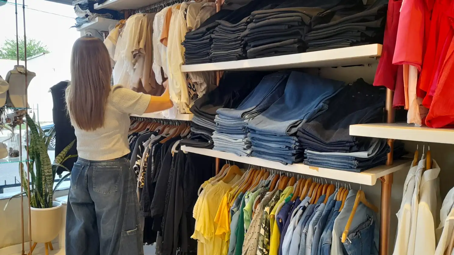 Compras desde casa y precios cada vez más bajos: las dificultades que deben enfrentar los comerciantes locales