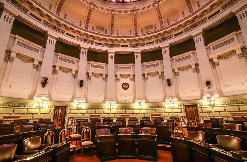 Limitemos todos los mandatos en Santa Fe / por Garret Edwards