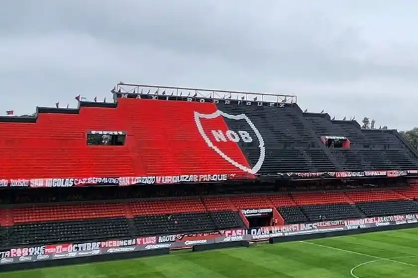 Newell’s, inhibido por FIFA: el club minimiza la sanción, pero crece la preocupación por el futuro deportivo