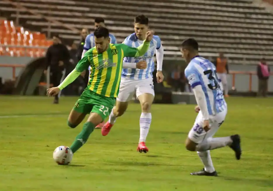 Atlético Tucumán sigue sorprendiendo en el torneo.