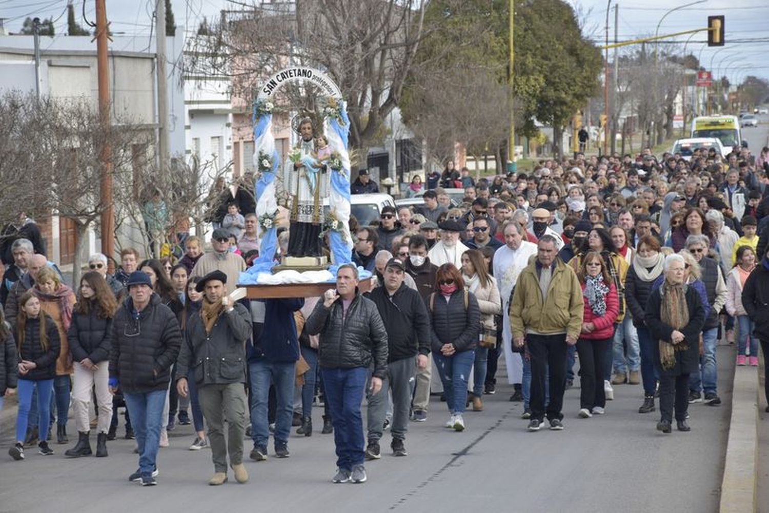 Así se vive el Día de San Cayetano en el municipio bonaerense de San Cayetano: el patrono del pan y el trabajo