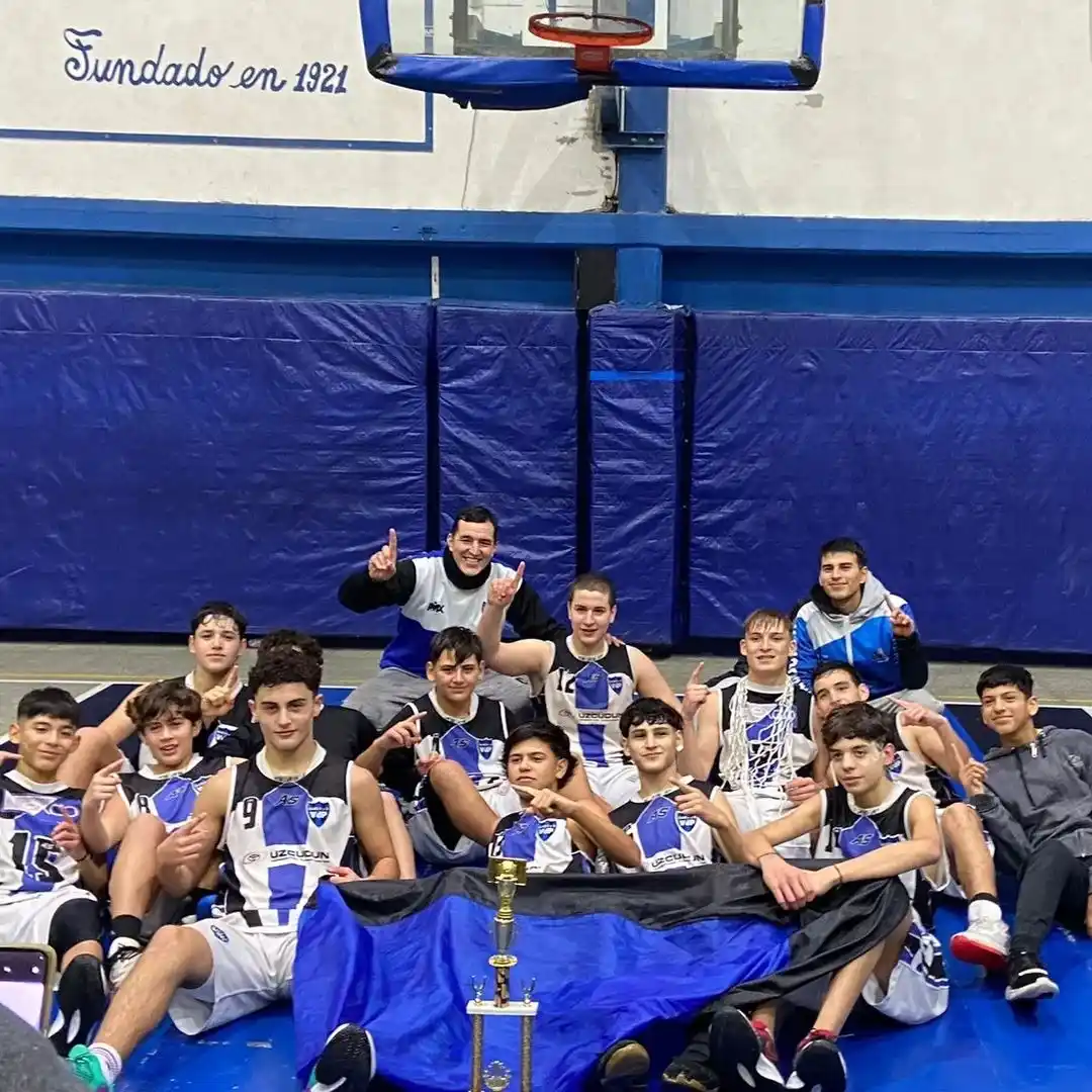 La celebración del equipo que fue campeón por segunda vez consecutiva