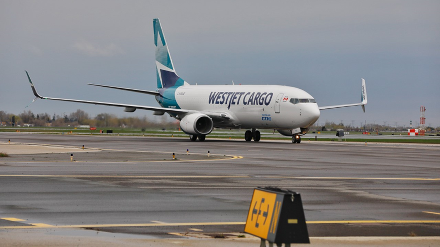 WestJet Cargo y GTA Group presentan su primer Boeing 737-800BCF