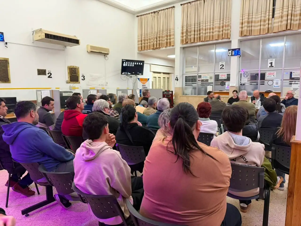La asamblea en donde se aprobó la compra del terreno.
