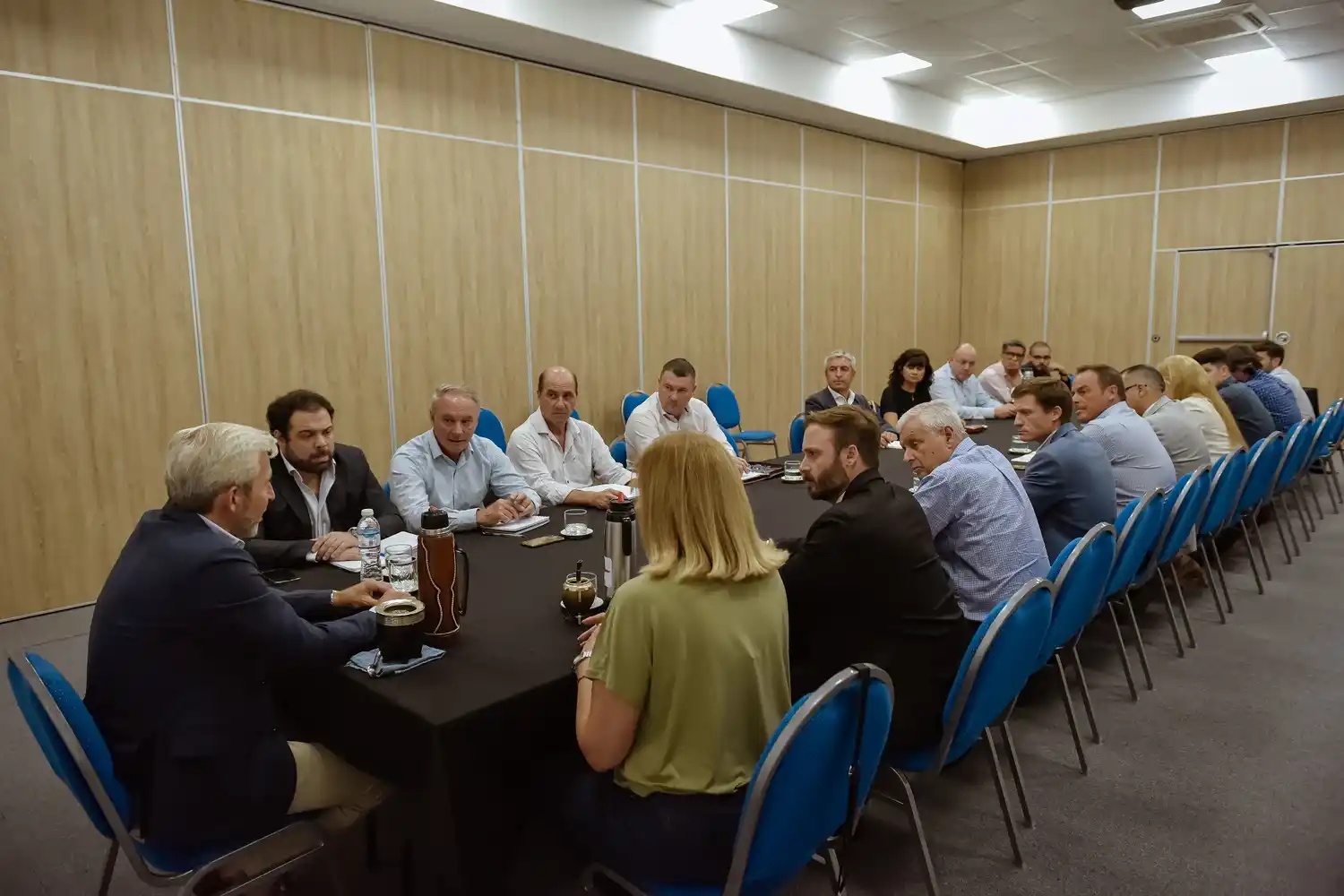 Frigerio anuncia medidas para unificar las tarifas de transporte urbano y empezar a subsidiar a los usuarios