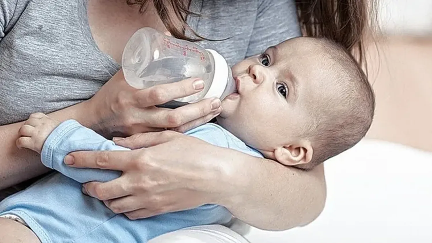 Bajó la mortalidad infantil, pero aumentó la tasa de muertes por maternidad