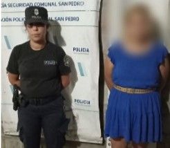 La mujer de 33 años fue atrapada tras embestir al inspector de tránsito y quedó demorada en la Comisaría.