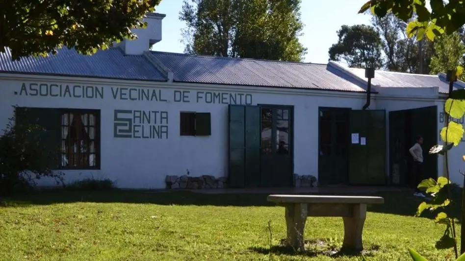 Barrio Santa Celina: "El vecino que maneja dentro del barrio para llegar a su casa se encuentra con 15 caballos"