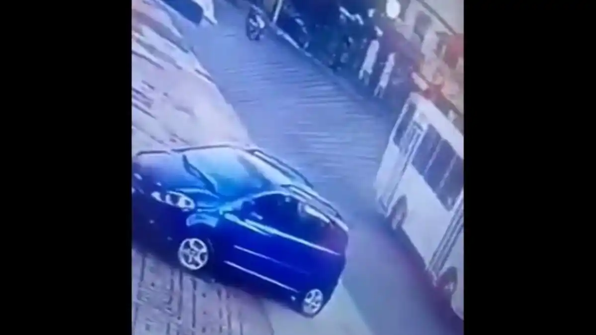 ¡NO APTO PARA SENSIBLES! Vehículo embiste a otro y deja muy mal herido al conductor (video)