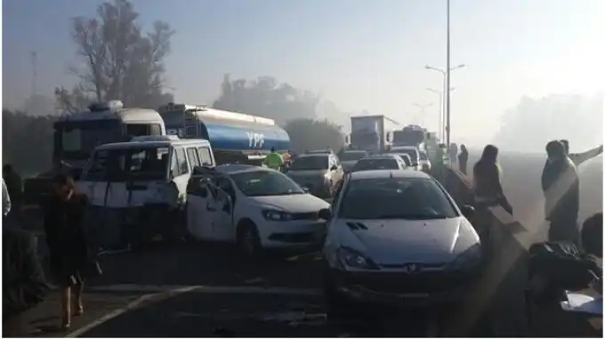 Un muerto y dos heridos tras choque en cadena en la Autopista Buen Ayre