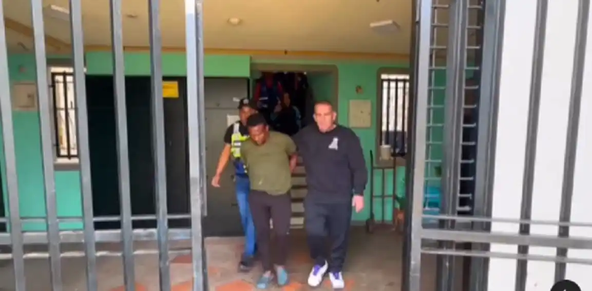 ¡LOS AMENAZABA CON EXPLOTARLOS! Rescatan a madre e hijos víctimas de su expareja en La Guaira