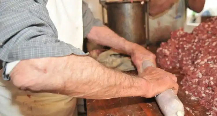 Detectaron un brote de triquinosis en Pérez Millán y hay alerta en la zona.