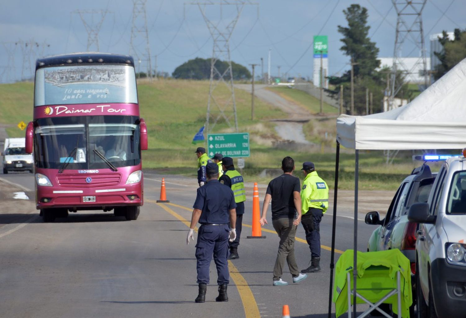 En fotos: los controles sanitarios en rutas y en la terminal