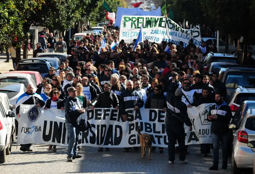 Diferentes sectores se movilizaron tras la premisa de defender la universidad pública y gratuita.