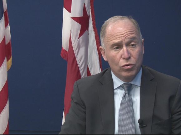 Washington demanda al gobierno de Trump por tomar control de la Policía