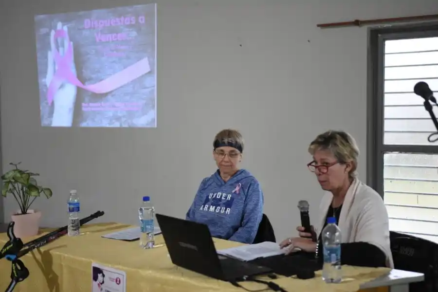 La jornada estuvo a cargo de a misma estuvo a cargo de la doctora Beatriz Possi Peñalva y la paciente Carla Burrone. 