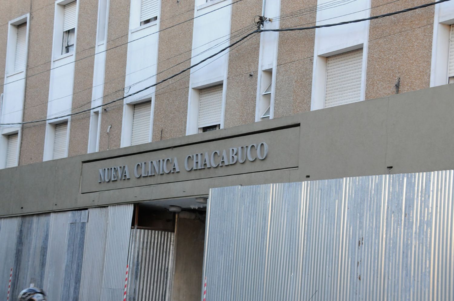Sin confirmarse el cuadro, permanece estable en terapia el hombre derivado a Tandil 