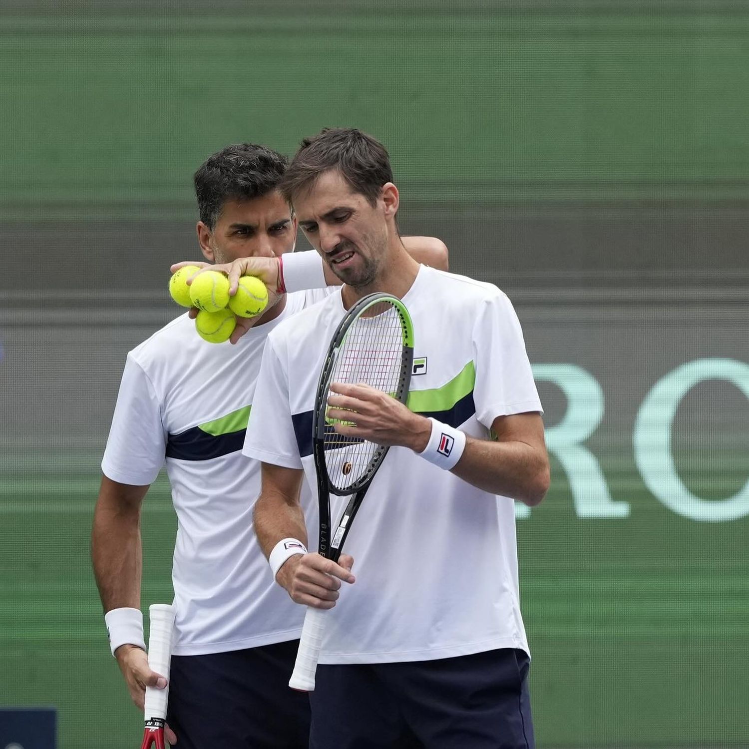 González y Molteni perdieron en dos sets.