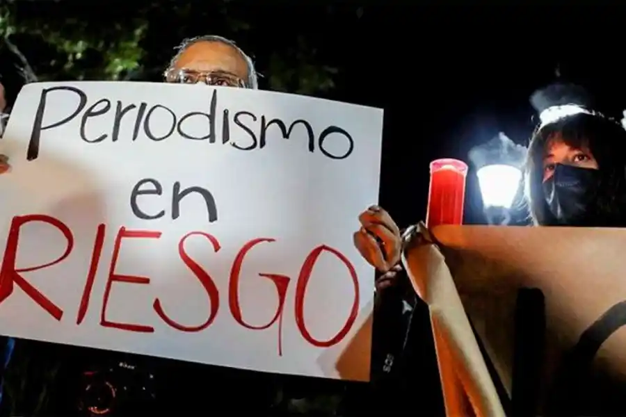 Los acusan de “terroristas” y anuncian penas de hasta 30 años de cárcel. Muchos se van del país.