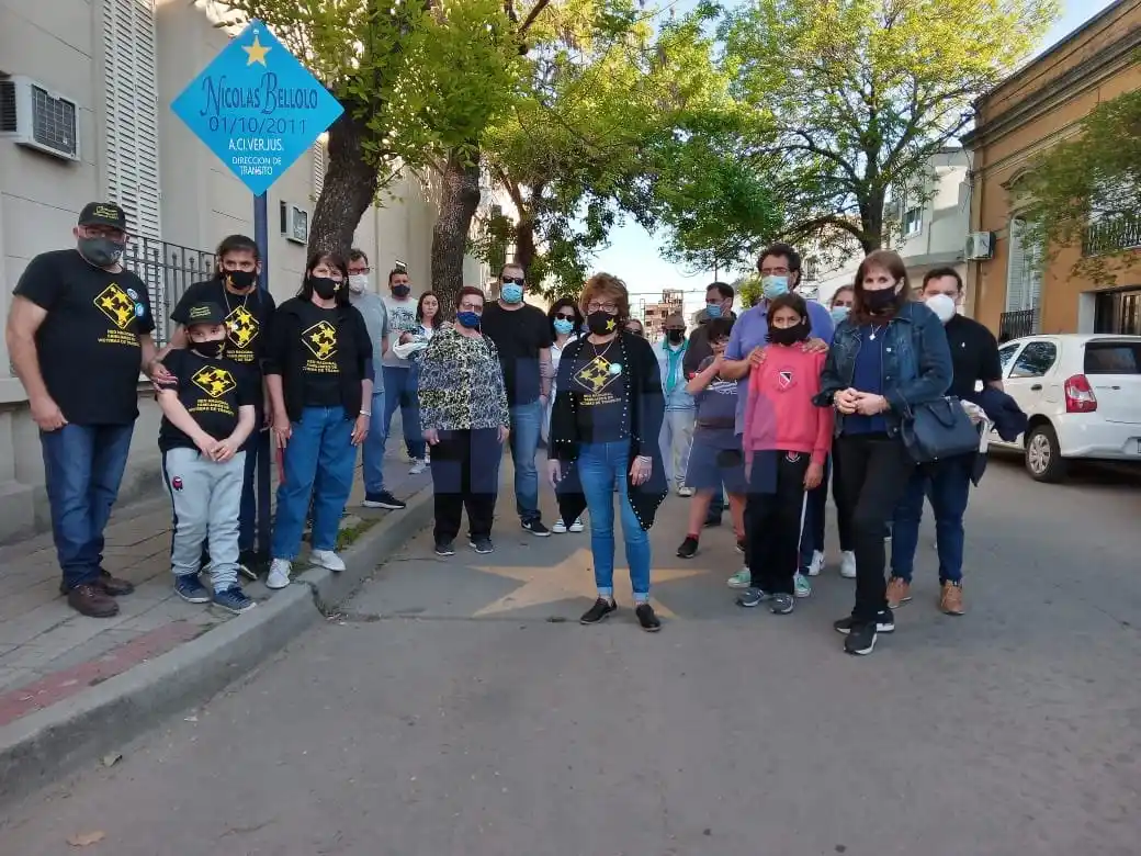 Familiares y amigos recordaron a  Nico Bellolo en su estrella amarilla