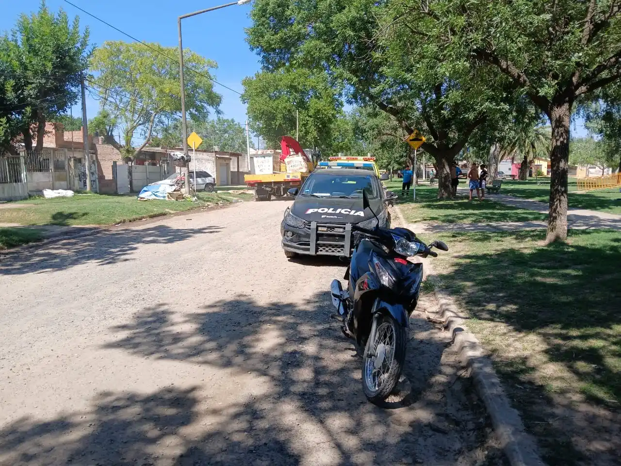 La Honda Wave terminó en el suelo. Foto: BVVT