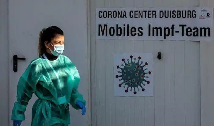 ¡CUARTA OLA DE CORONAVIRUS! Ministro alemán advierte: «Estaremos vacunados, recuperados o muertos»