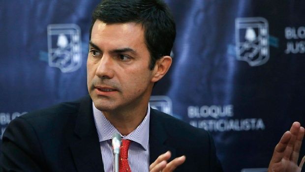 Urtubey dijo que Cristina es la "candidata menos competitiva" y que la gente va a "ordenar al peronismo"