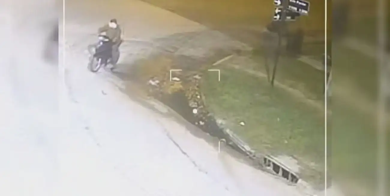 El momento del arrebato en plena vía pública.