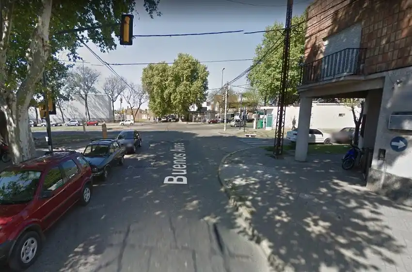 Un hombre falleció tras perder el control de su moto y golpear contra el pavimento