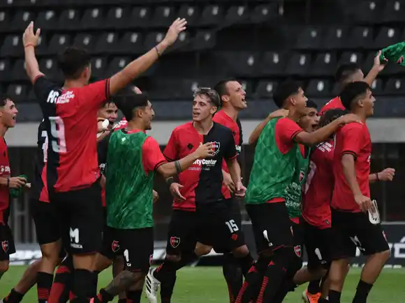 Clásico de reserva: Newell's se impuso en el Coloso y cortó el invicto de Central