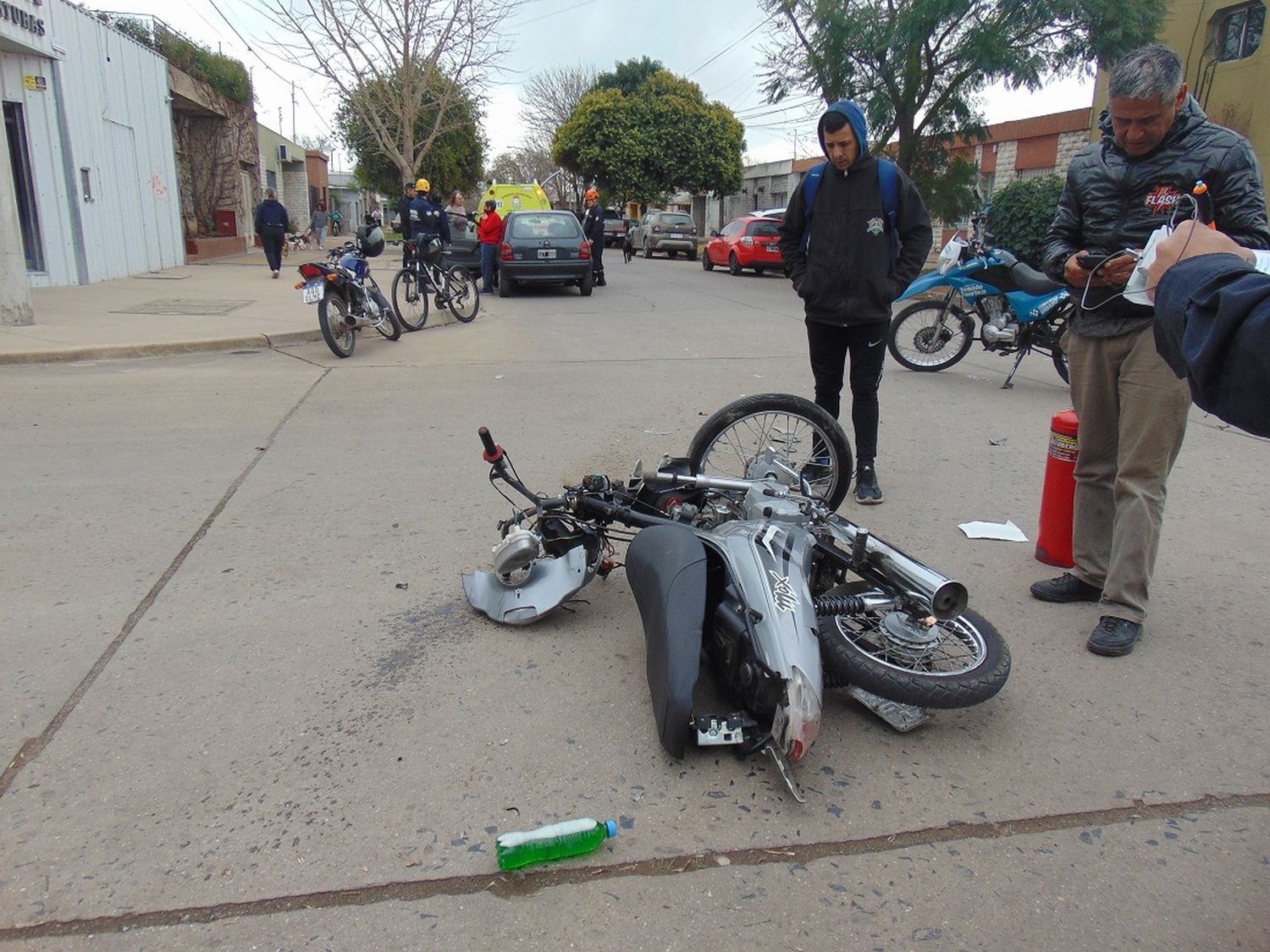 La moto sufrió importantes daños.