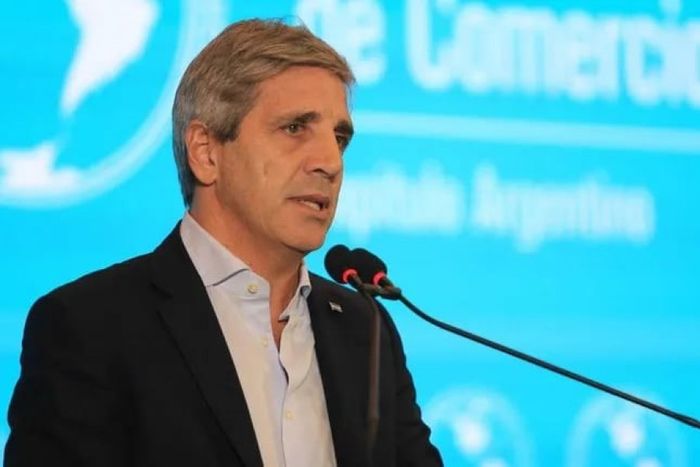 El ministro de economía, Luis Caputo, participa del almuerzo organizado por CICyP.