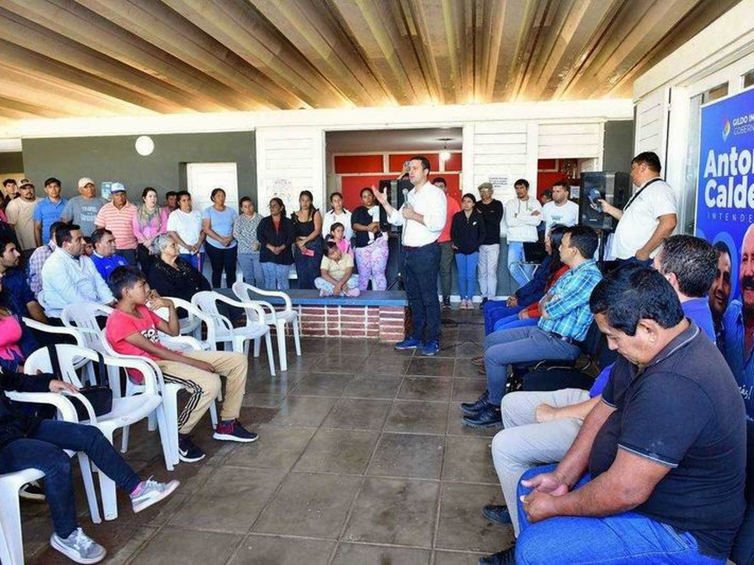 “No van a poder golpear a nuestro gobernador 
porque el pueblo de Formosa está con nosotros”