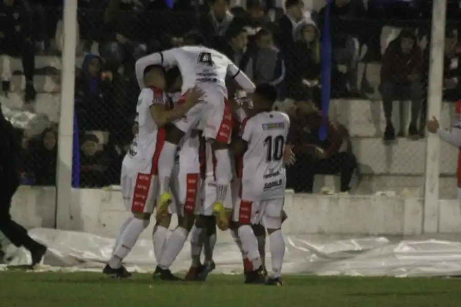 9 de Julio se impuso 2-1 ante Peñarol por la Copa Santa Fe