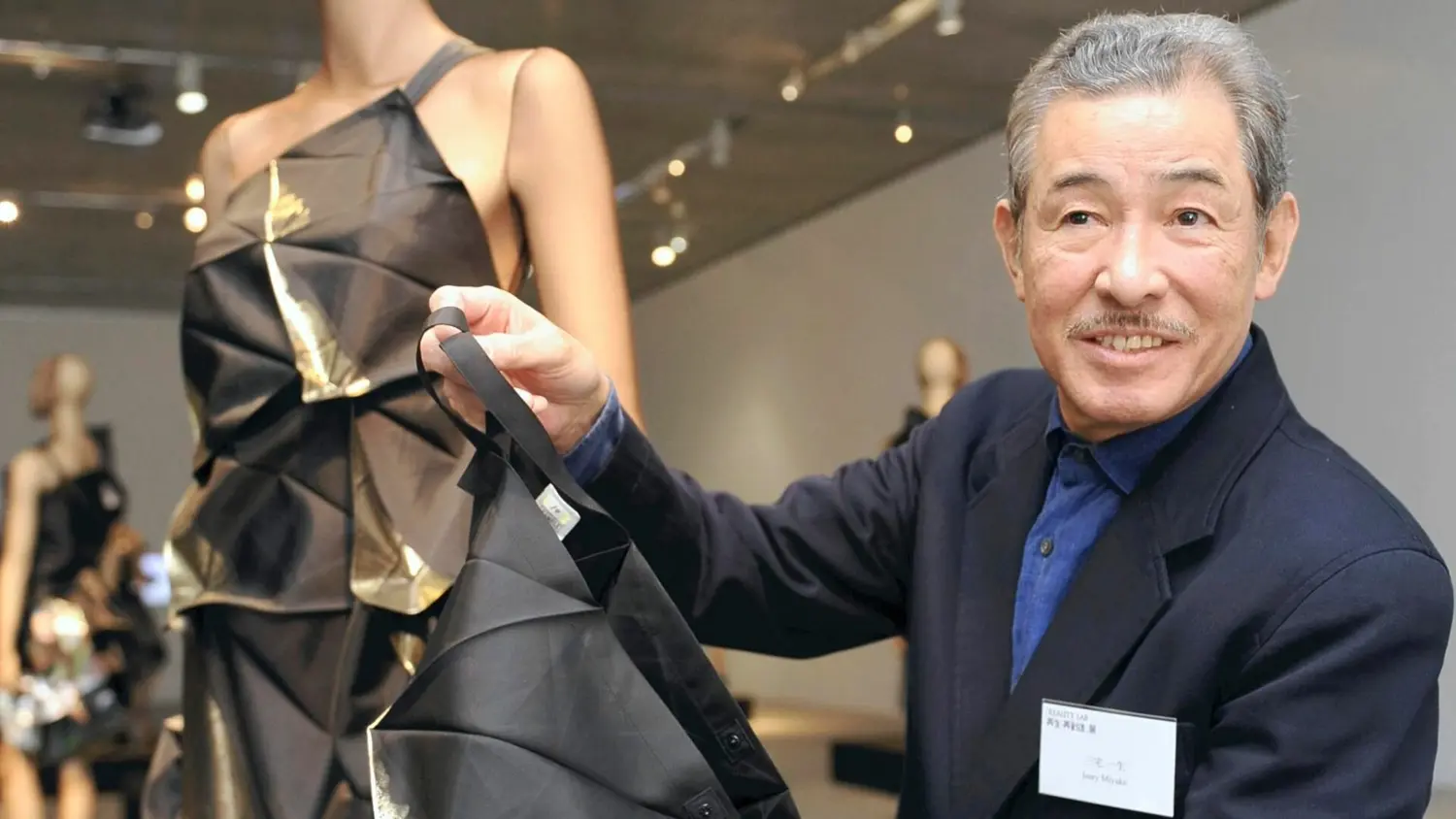 A LOS 84 AÑOS falleció el diseñador Issey Miyake
