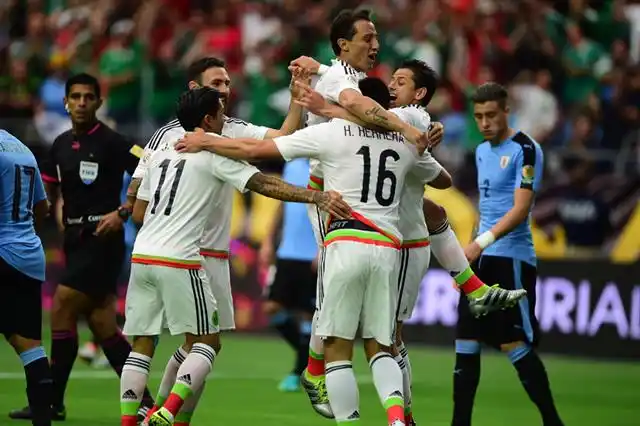México se impuso a Uruguay por 3 a 1 en un emotivo final