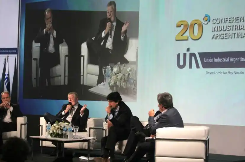 Economistas reclaman bajar la inflación